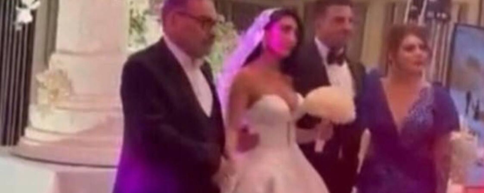 صورة من حفل زفاف ابنة مستشار المرشد الإيراني علي شمخاني - سبوتنيك عربي, 1920, 19.10.2025