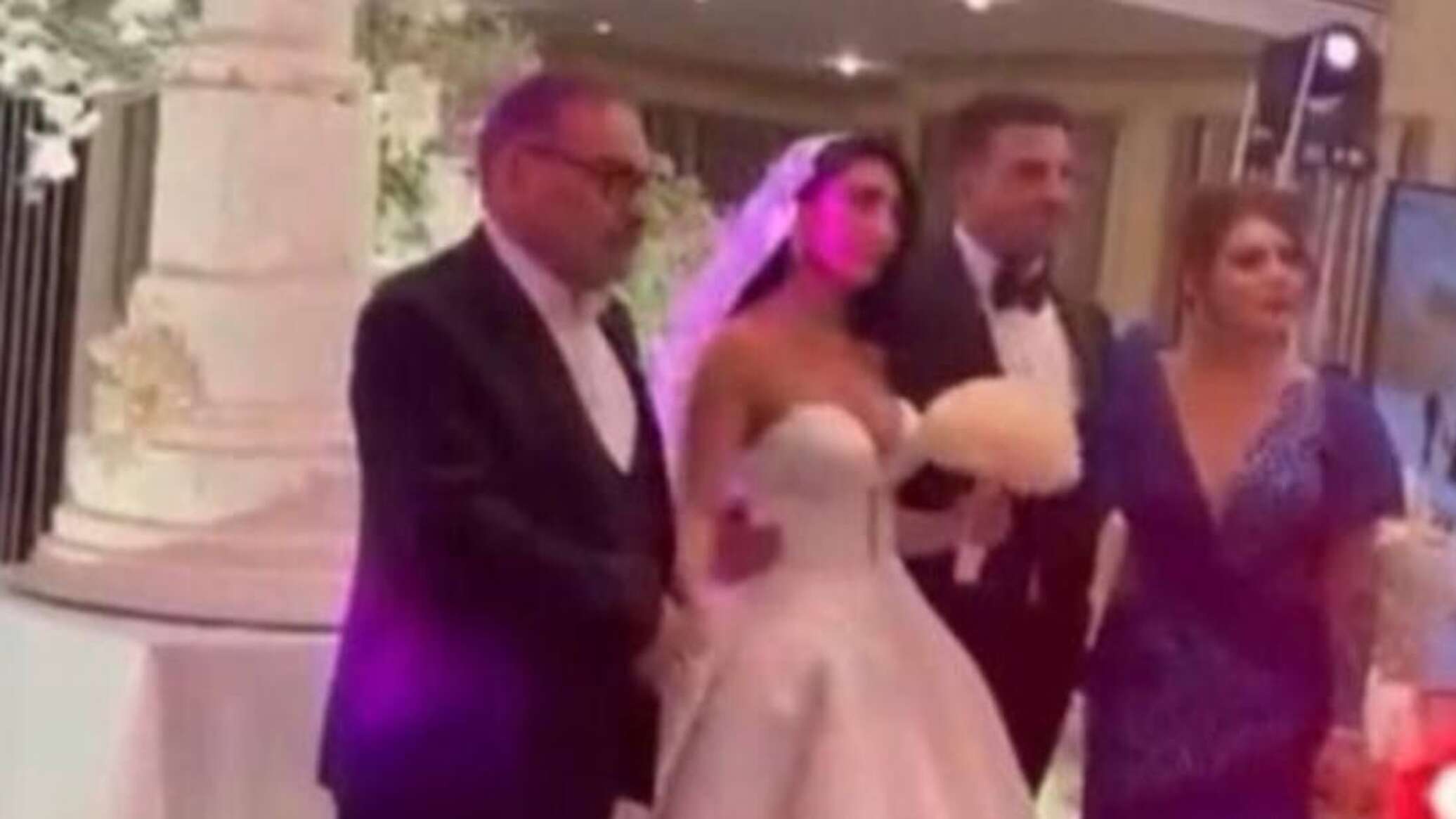 فستان زفاف ابنة شمخاني يشعل زوبعة... فيديو