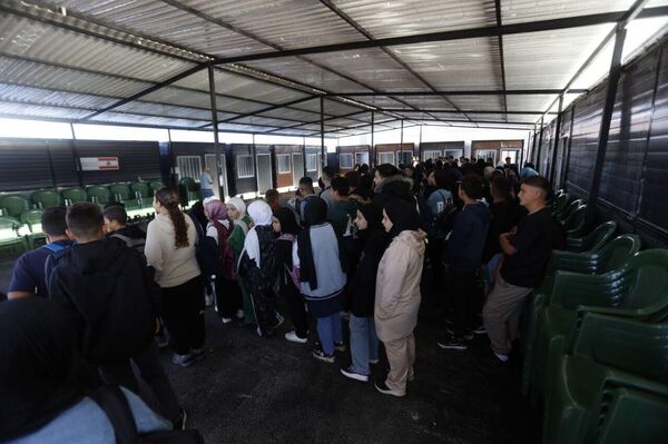 عدسة سبوتنيك ترصد عودة الحياة الدراسية إلى بلدة ميس الجبل جنوبي لبنان - سبوتنيك عربي