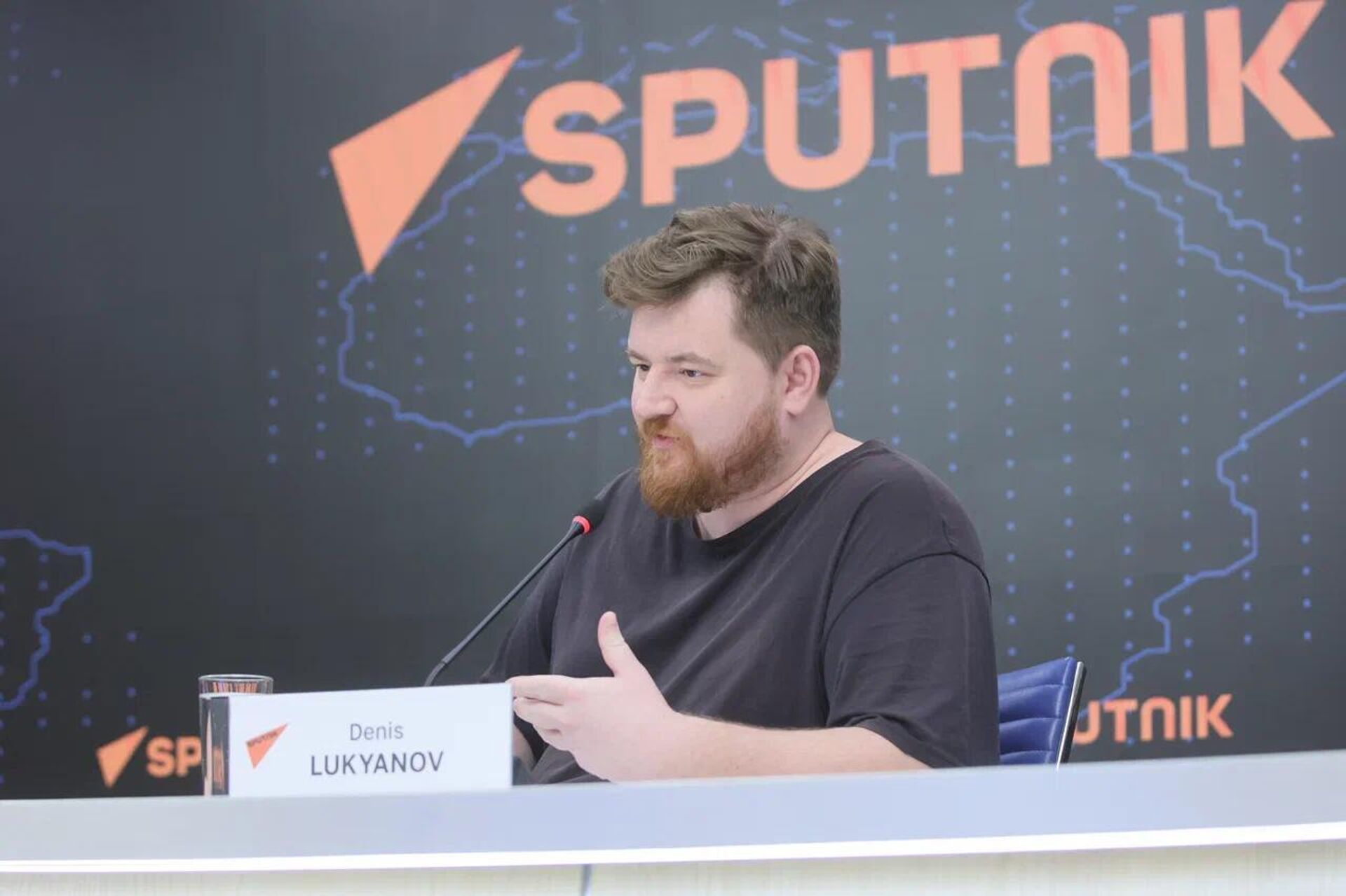 سبوتنيك ويونا تنظمان ورشة عمل للتعرف على حالات التزييف باستخدام الذكاء الاصطناعي - سبوتنيك عربي, 1920, 20.10.2025