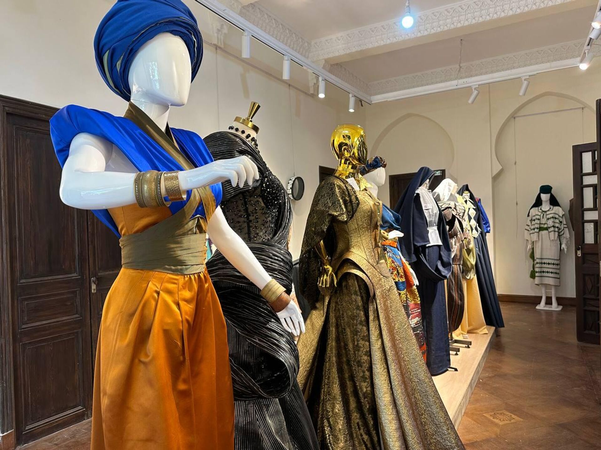 مهرجان جزائري يعنى بإبداعات الجنوب.. لباس المرأة لدى شعوب الطوارق تراث وعراقة - سبوتنيك عربي, 1920, 21.10.2025