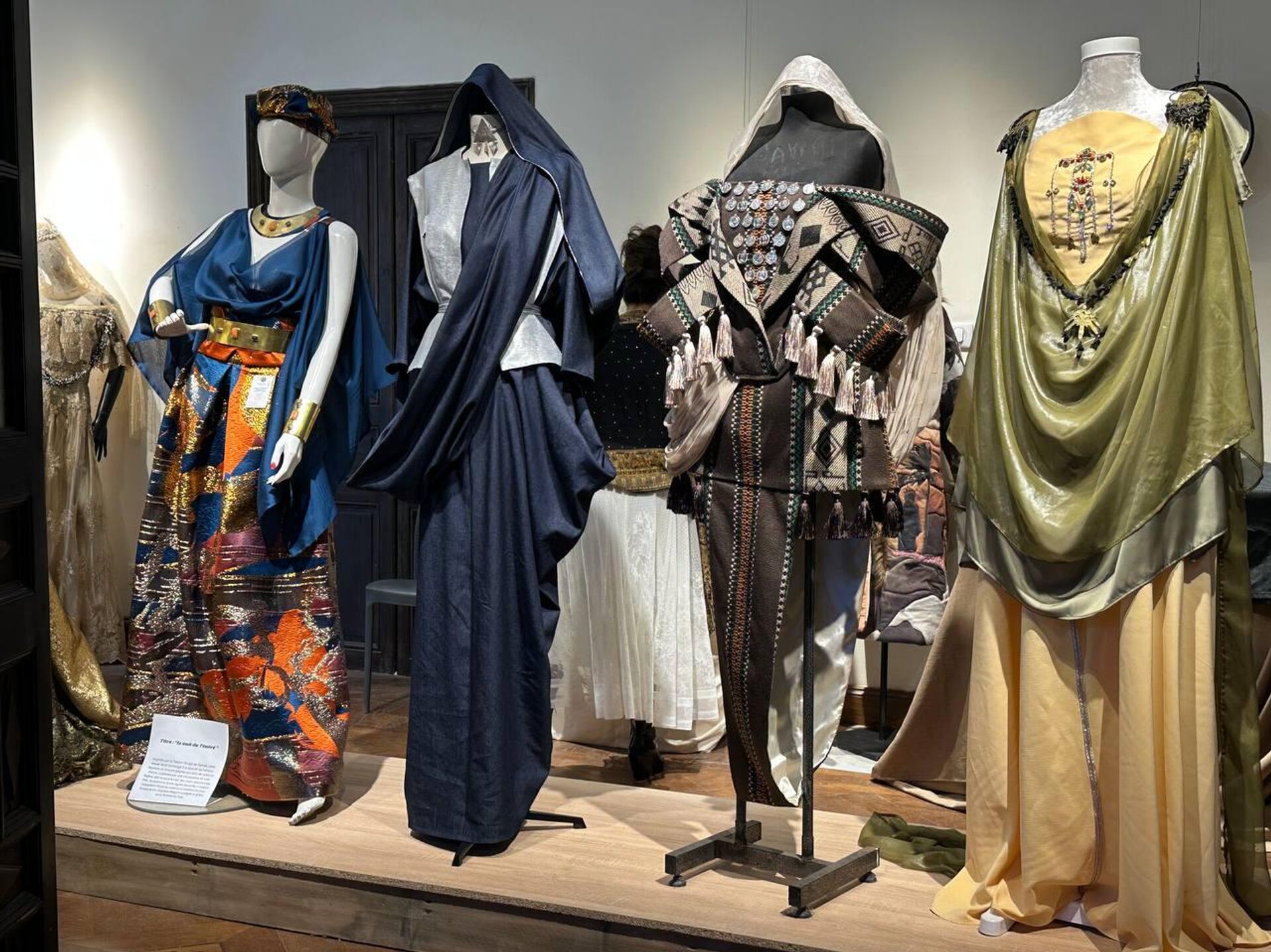 مهرجان جزائري يعنى بإبداعات الجنوب.. لباس المرأة لدى شعوب الطوارق تراث وعراقة - سبوتنيك عربي, 1920, 21.10.2025