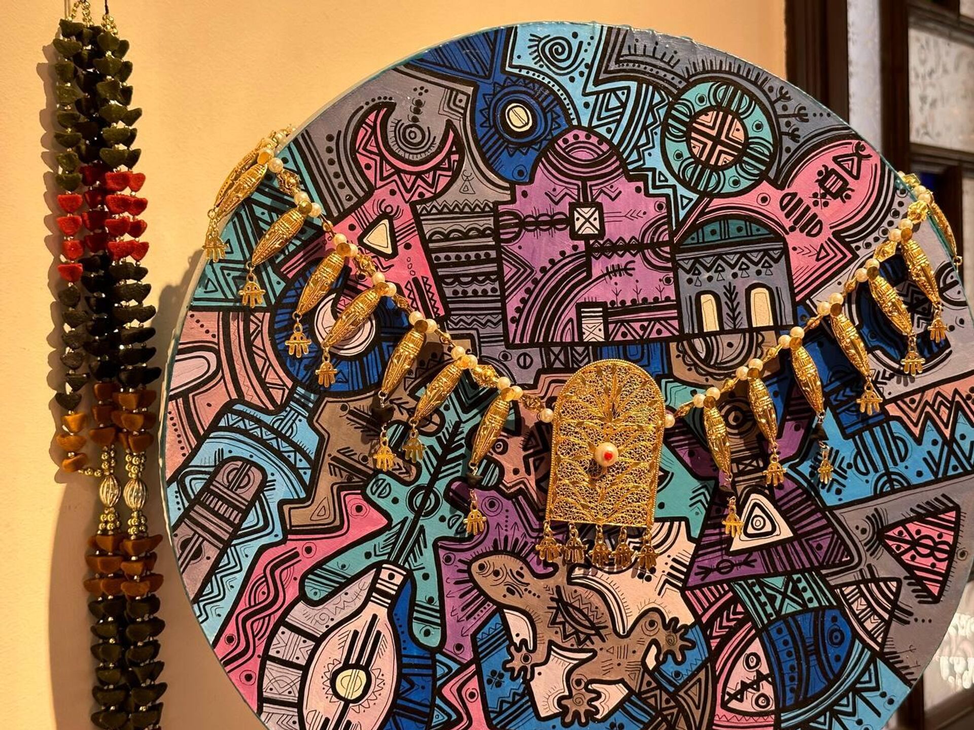 مهرجان جزائري يعنى بإبداعات الجنوب.. لباس المرأة لدى شعوب الطوارق تراث وعراقة - سبوتنيك عربي, 1920, 21.10.2025