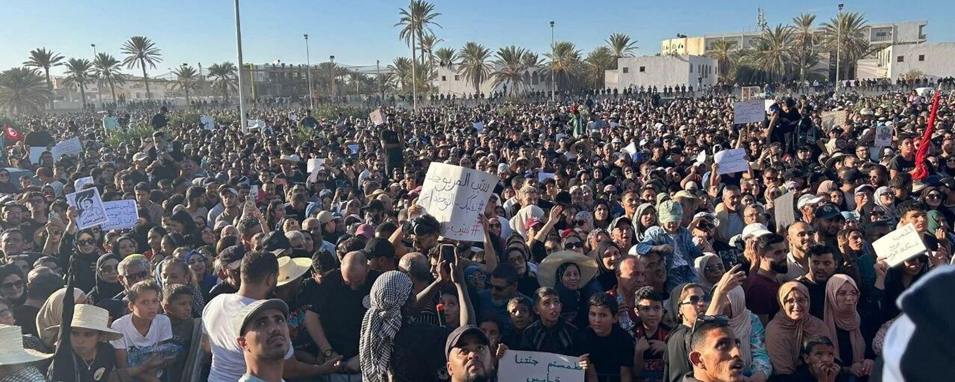 تونس:عشرات الآلاف يحتجون بمحافظة قابس رفضا للتلوث البيئي
 - سبوتنيك عربي, 1920, 21.10.2025