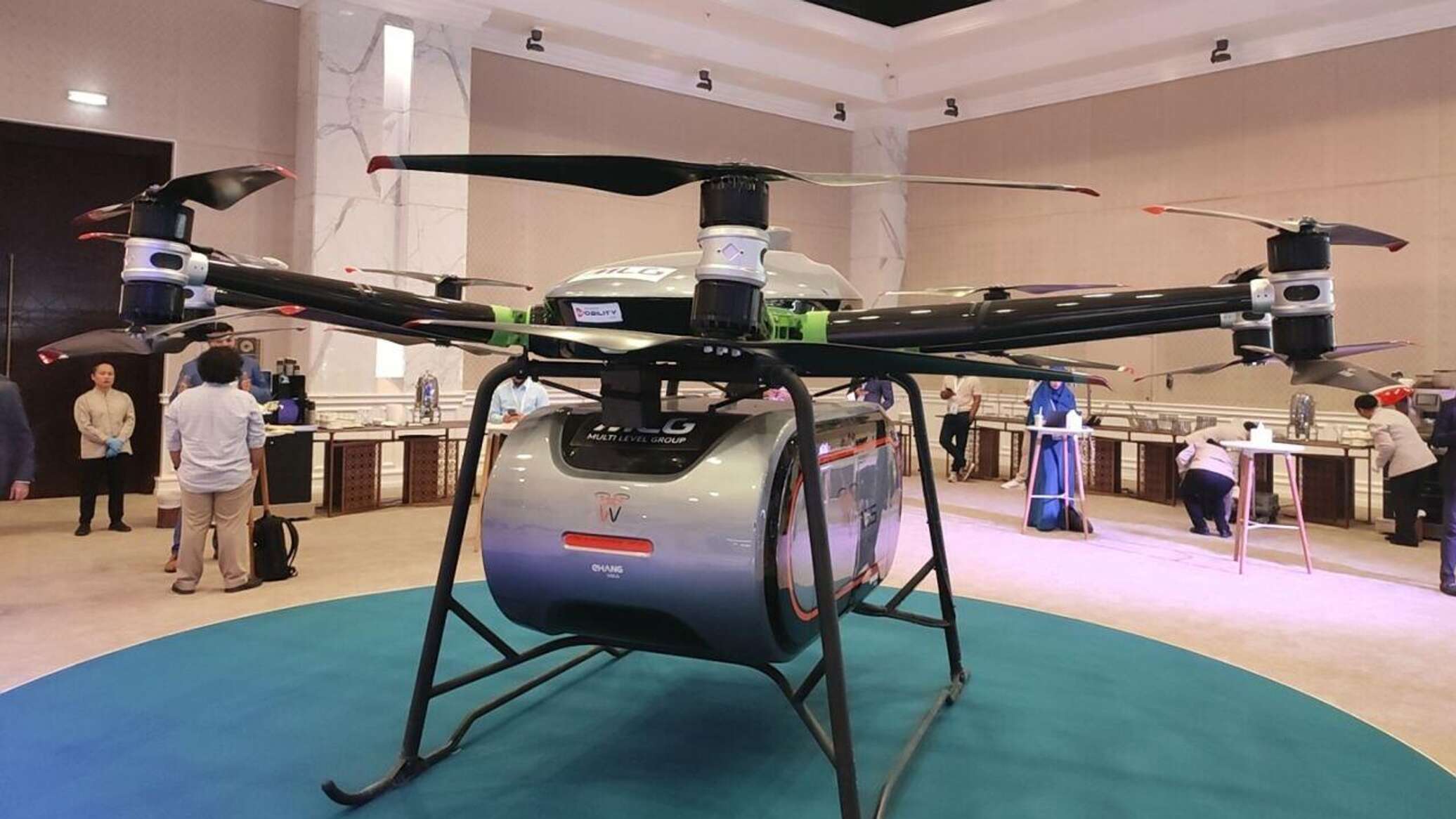 الإمارات تكشف عن طائرة مسيرة "عملاقة" لنقل البضائع ضمن منتدى الشارقة للاستثمار الدولي