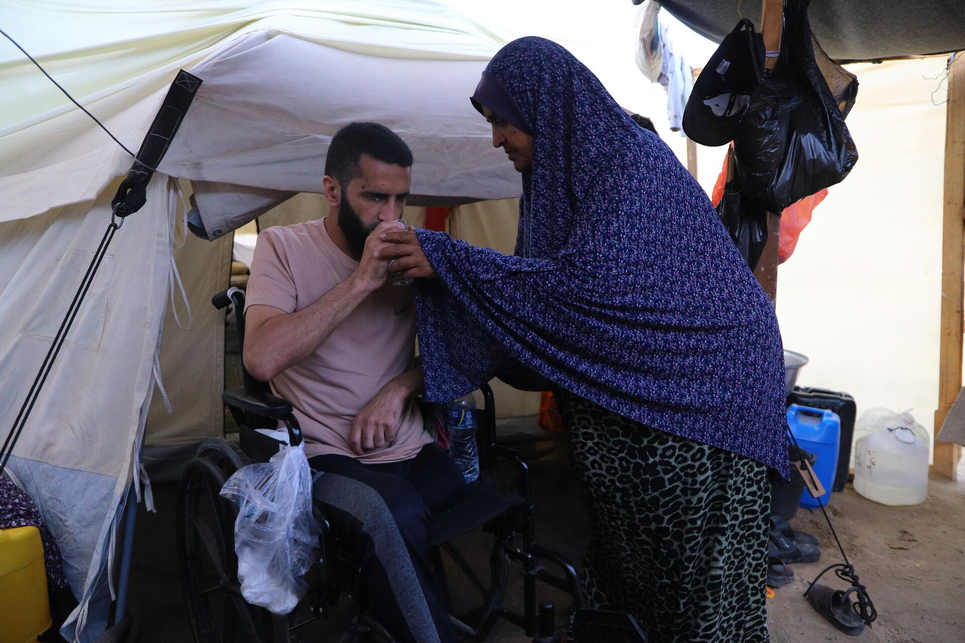 أسير فلسطيني تنفس الحرية ولم يرها ويتمنى إبصار والدته ولو بعين واحدة - سبوتنيك عربي, 1920, 23.10.2025