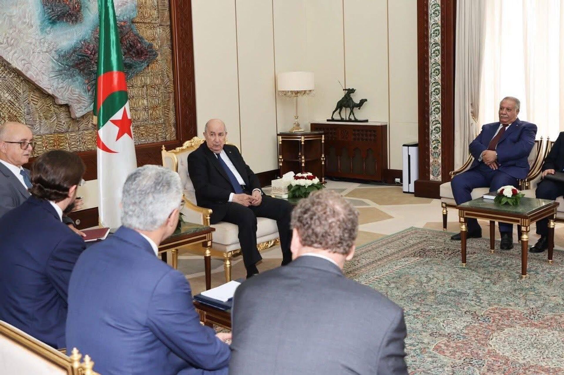 رئيس منظمة أرباب الأعمال الروسية، أليكسي ريبيك، يجري زيارة إلى الجزائر - سبوتنيك عربي, 1920, 23.10.2025