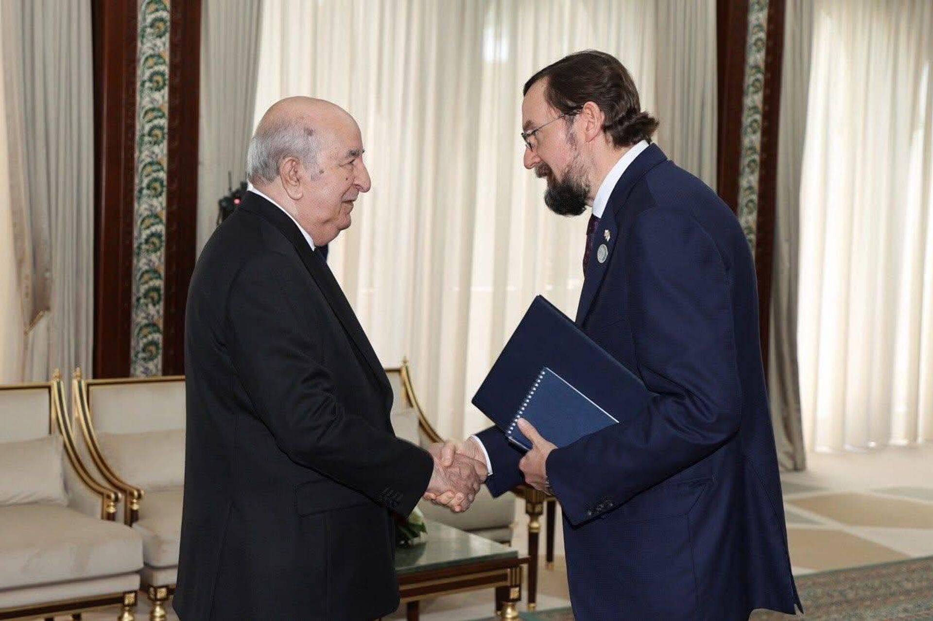 رئيس منظمة أرباب الأعمال الروسية، أليكسي ريبيك، يجري زيارة إلى الجزائر - سبوتنيك عربي, 1920, 23.10.2025