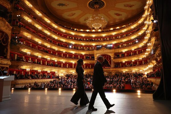  خلال حضور الرئيس الروسي، فلاديمير بوتين، الاحتفال بالذكرى العشرين لتأسيس قناة "آر تي" في مسرح البولشوي بموسكو.  - سبوتنيك عربي