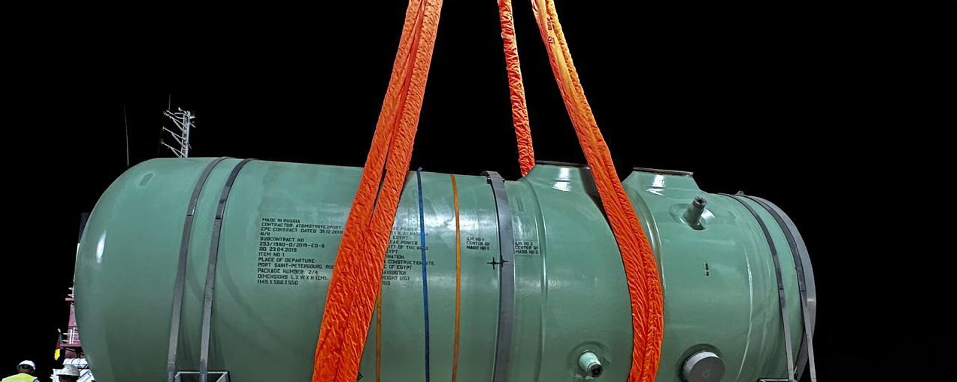 وصول وعاء ضغط المفاعل الخاص بالوحدة النووية الأولى من روسيا إلى ميناء الضبعة التخصصي بمصر - سبوتنيك عربي, 1920, 24.10.2025