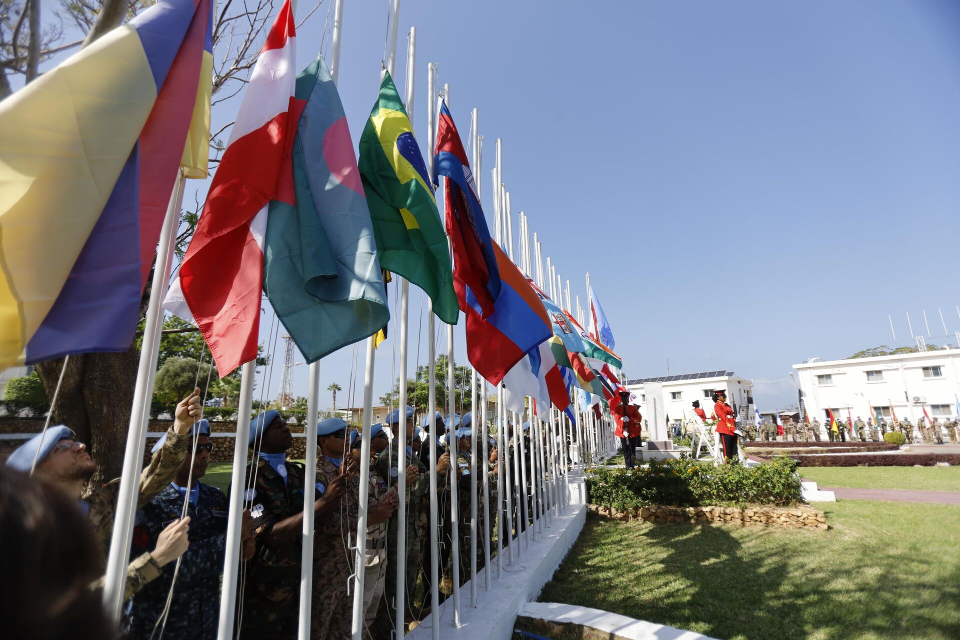 اليونيفيل لـسبوتنيك: التخفيضات في ميزانية الأمم المتحدة كبيرة وستؤثر على عملياتنا اليونيفيل لـسبوتنيك: التخفيضات في ميزانية الأمم المتحدة كبيرة وستؤثر على عملياتنا - سبوتنيك عربي, 1920, 24.10.2025