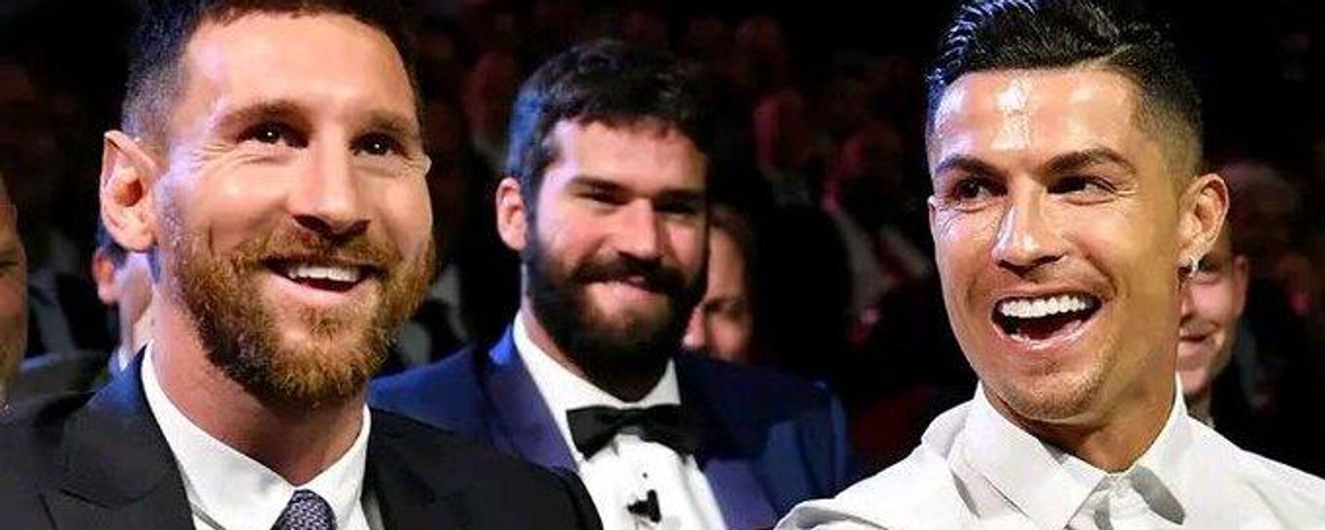 نجما كرة القدم البرتغالي كريستيانو رونالدو والأرجنتيني ليونيل ميسي - سبوتنيك عربي, 1920, 24.10.2025