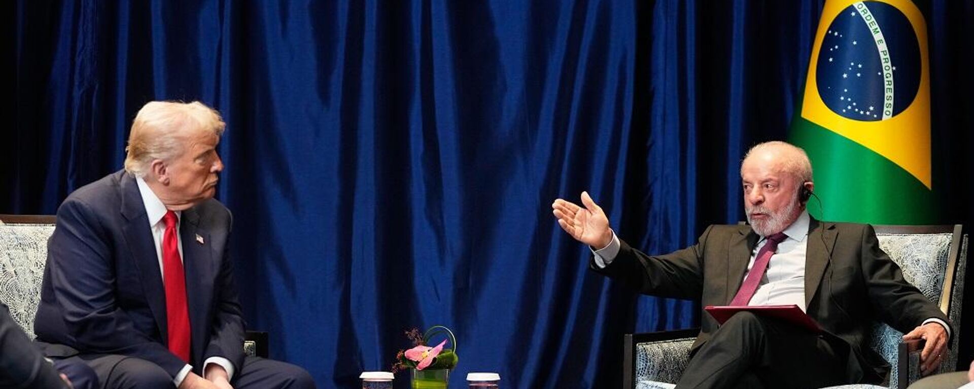 الرئيس البرازيلي، لولا دا سيلفا، يلتقي بنظيره الأمريكي، دونالد ترامب، على هامش قمة رابطة دول جنوب شرق آسيا  آسيان، ماليزيا، 26 أكتوبر/ تشرين الأول 2025  - سبوتنيك عربي, 1920, 26.10.2025