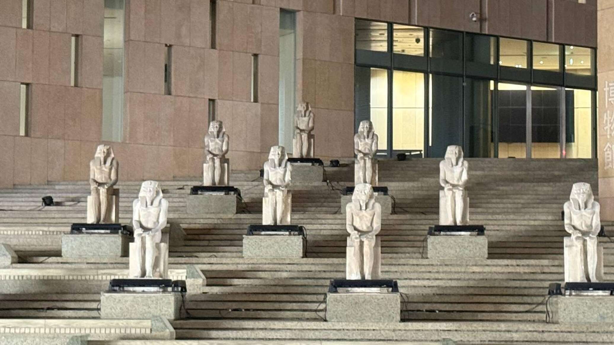 كبير الأثريين المصريين: حفل افتتاح المتحف المصري الكبير سيبهر العالم