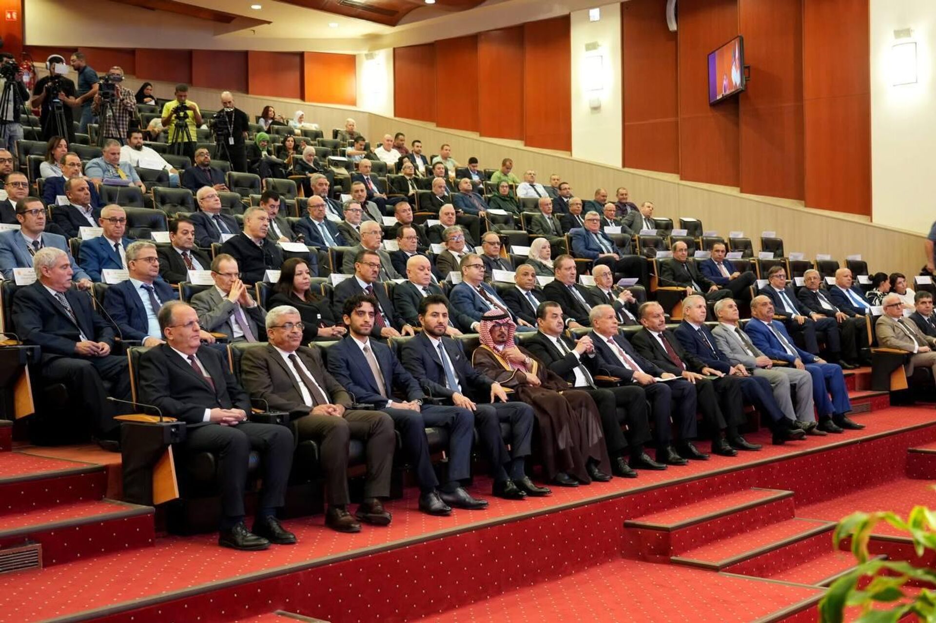 الجزائر توقع اتفاقيات شراكة تمتد لثلاثين سنة مع السعودية وتتعاون من دول الساحل - سبوتنيك عربي, 1920, 26.10.2025