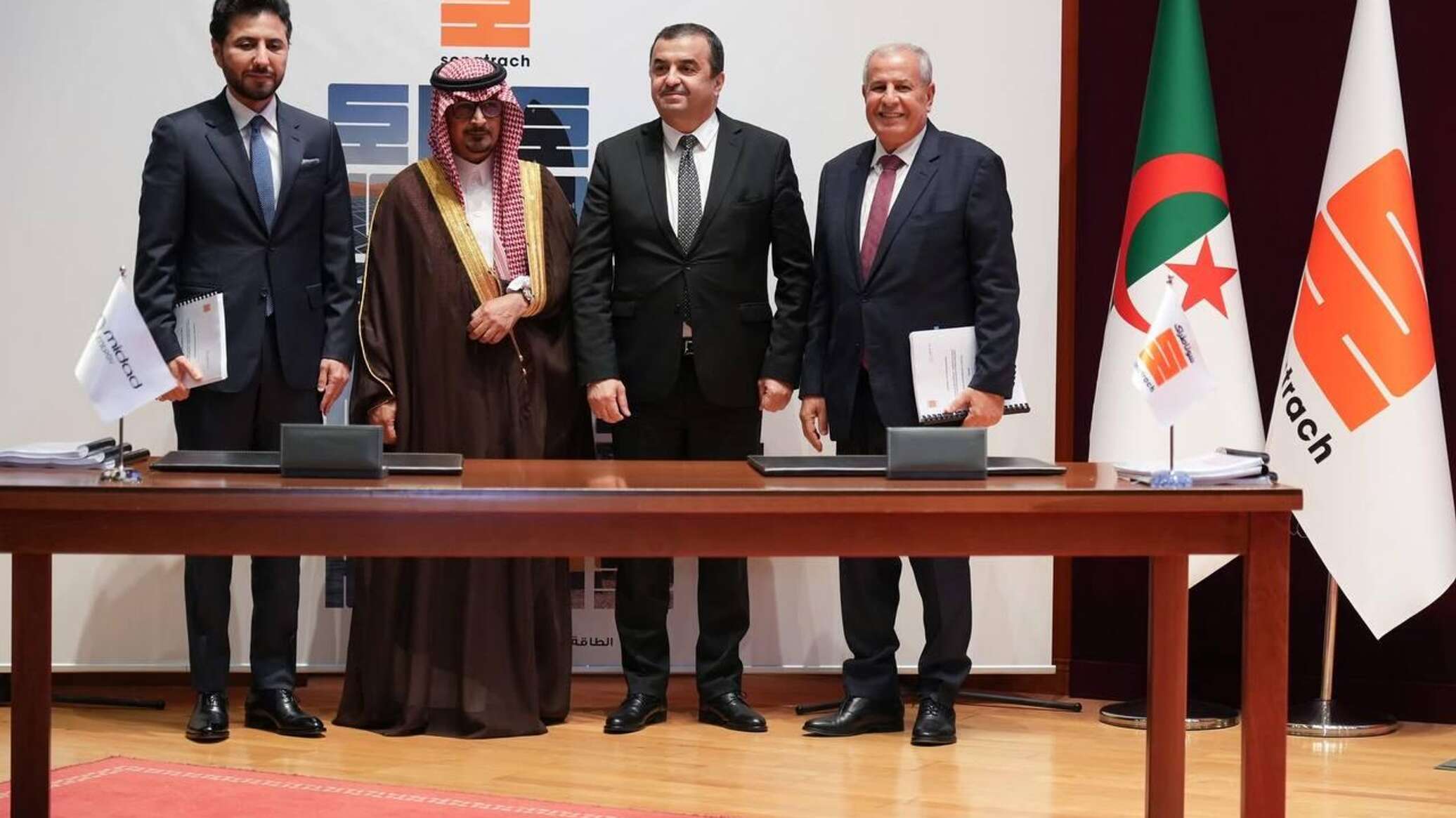 الجزائر توقع اتفاقيات شراكة تمتد لثلاثين سنة مع السعودية وتتعاون من دول الساحل