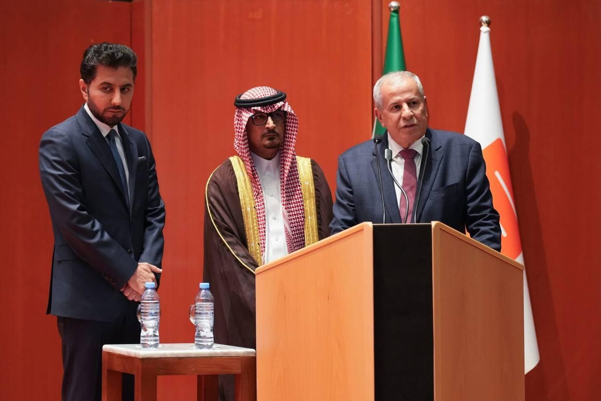 الجزائر توقع اتفاقيات شراكة تمتد لثلاثين سنة مع السعودية وتتعاون من دول الساحل - سبوتنيك عربي, 1920, 26.10.2025