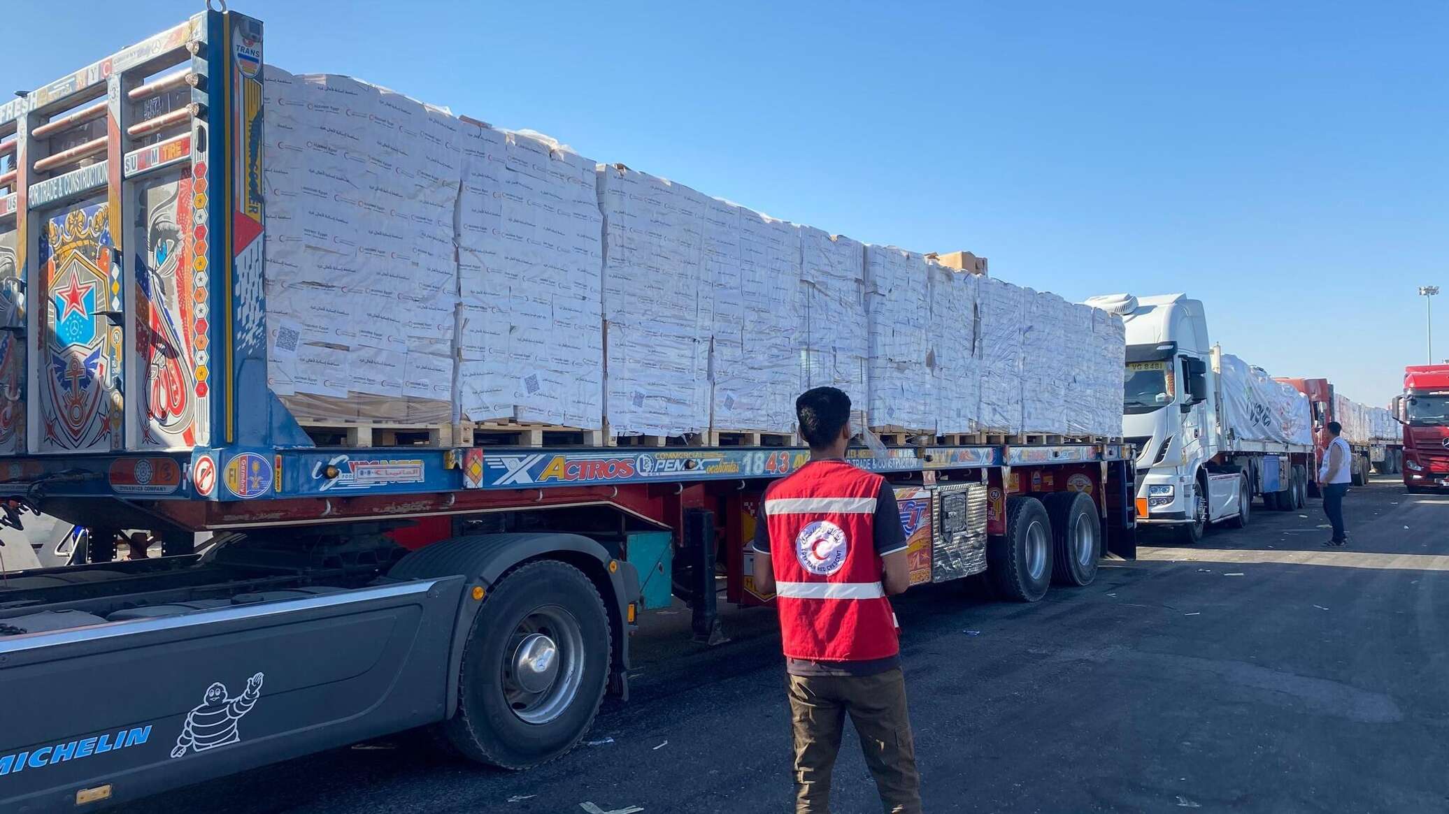 إعلام: صلاحيات ومسؤولية توزيع المساعدات في غزة ستبقى بيد إسرائيل