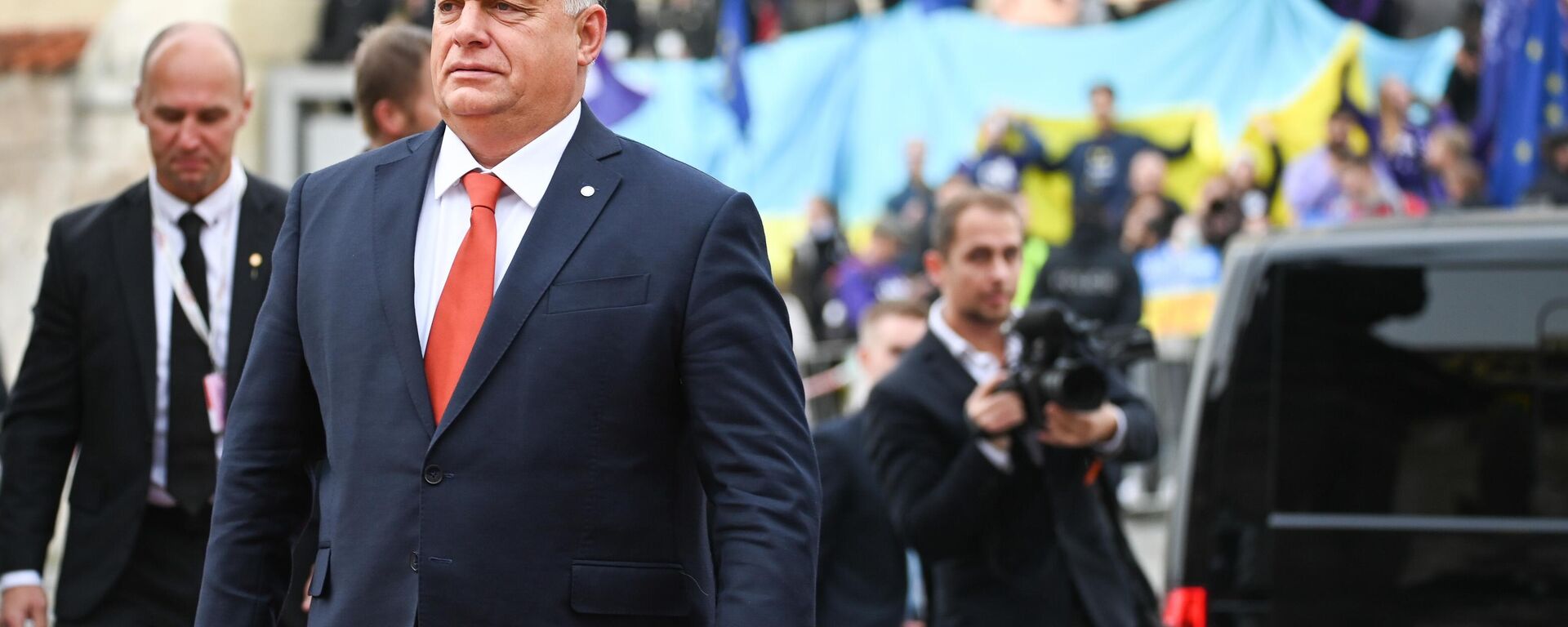 رئيس الوزراء المجري فيكتور أوربان في قمة الاتحاد الأوروبي غير الرسمية في جمهورية التشيك - سبوتنيك عربي, 1920, 07.11.2025