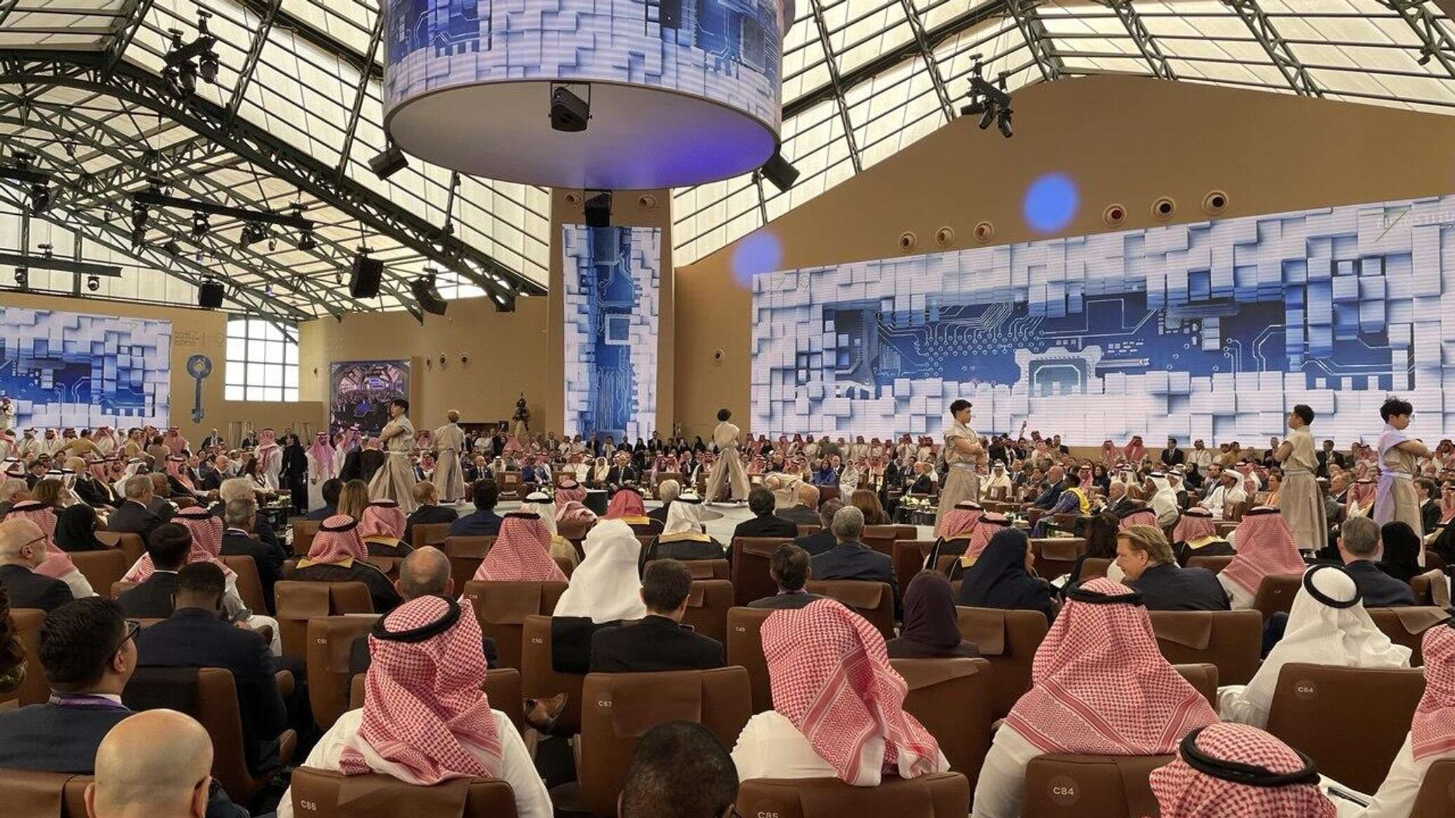 انطلاق فعاليات "مستقبل الاستثمار" في الرياض بحضور دولي وشراكة إعلامية مع "سبوتنيك"... فيديو وصور