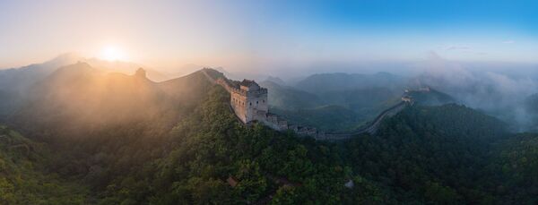 صورة جوية تظهر جمال الطبيعة وعظمة سور الصين العظيم. صورة جوية تظهر جمال الطبيعة وعظمة سور الصين العظيم. - سبوتنيك عربي