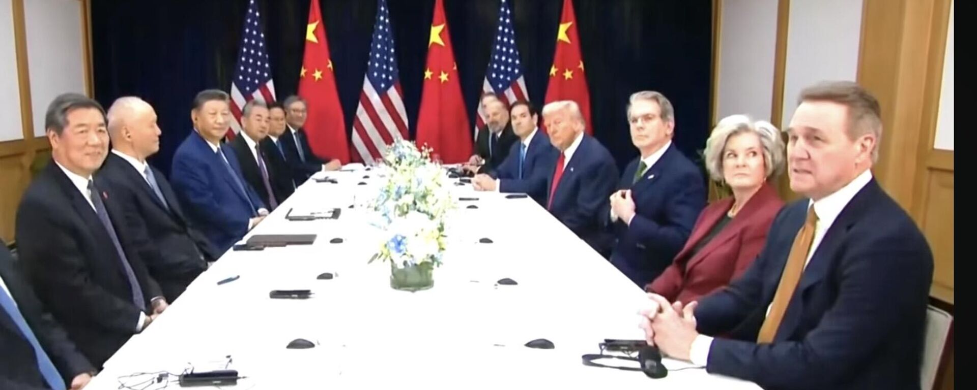 习近平和特朗普 - سبوتنيك عربي, 1920, 30.10.2025