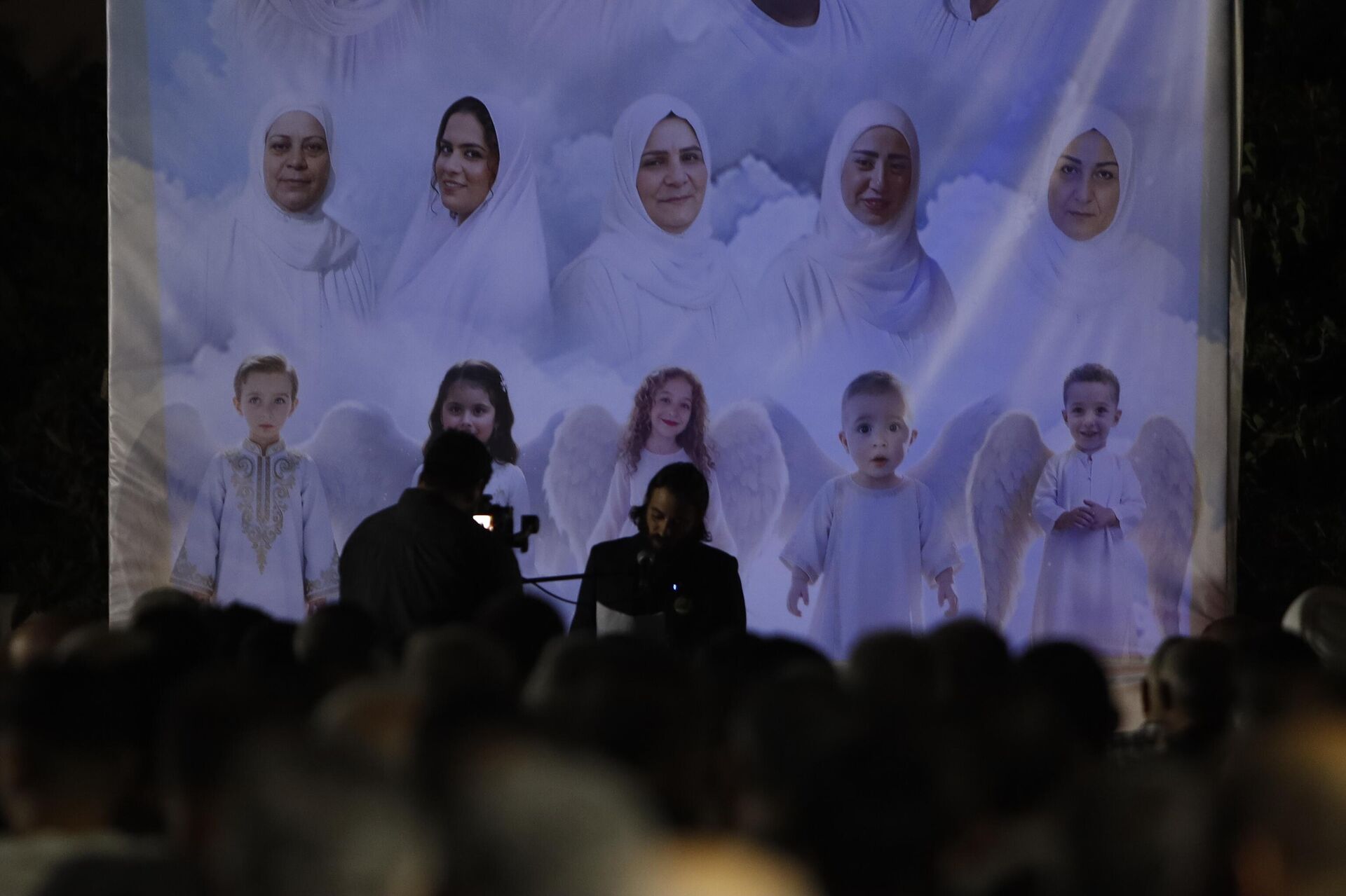 بعد خمس عشرة ساعة تحت الأنقاض... قصة نجاة الطفل علي خليفة من غارة الصرفند بعد خمس عشرة ساعة تحت الأنقاض... قصة نجاة الطفل علي خليفة من غارة الصرفند - سبوتنيك عربي, 1920, 30.10.2025