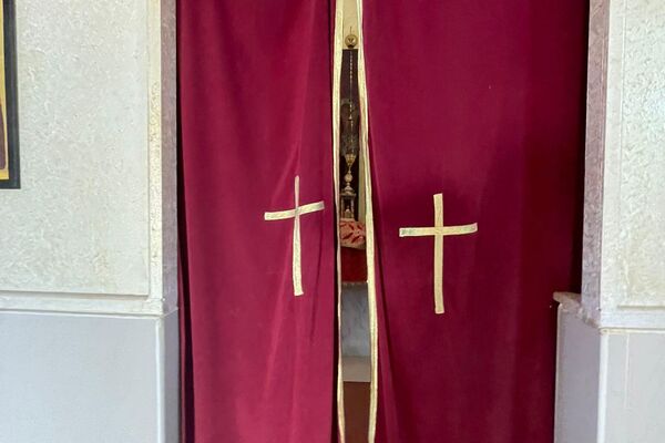 كنيسة تؤوي عائلة نازحة من مخيم طولكرم شمالي الضفة الغربية - سبوتنيك عربي