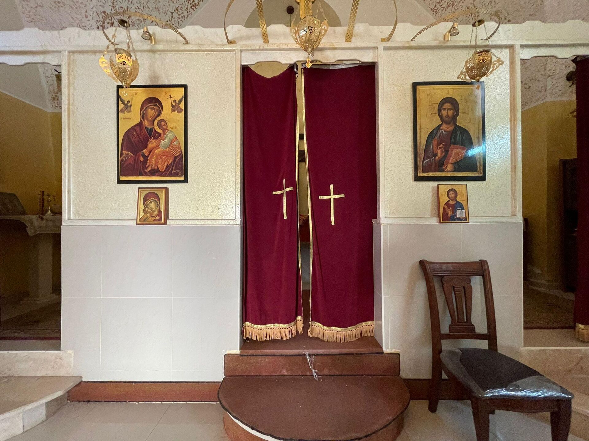 كنيسة تؤوي عائلة نازحة من مخيم طولكرم شمالي الضفة الغربية - سبوتنيك عربي, 1920, 31.10.2025