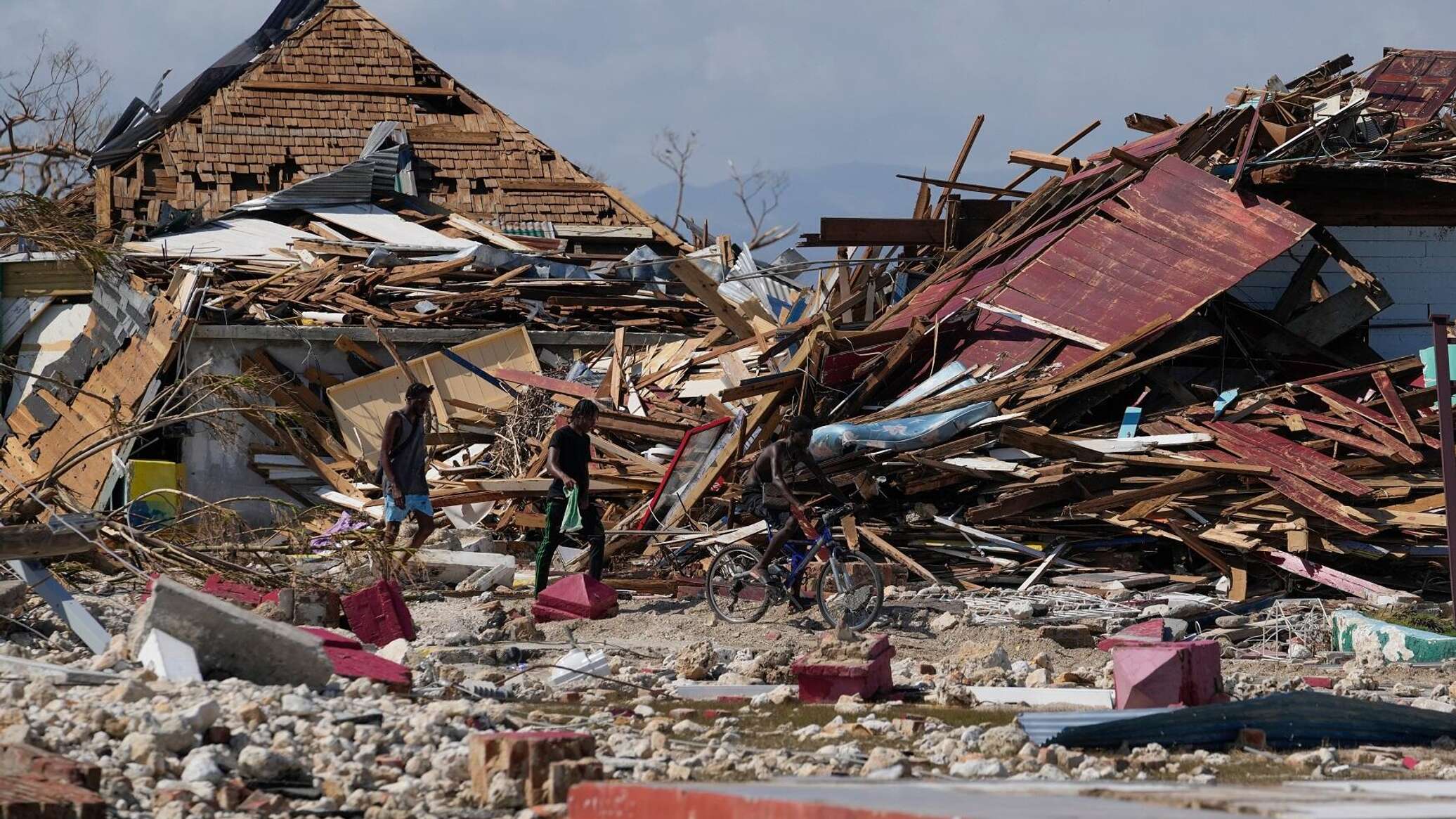 دولة عربية تتحرك بصورة عاجلة لإغاثة المتضررين من إعصار "ميليسا"