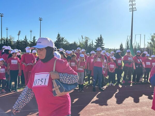 سباق  نسوي للتوعية بأهمية الرياضة في مكافحة السرطان في الجزائر   - سبوتنيك عربي