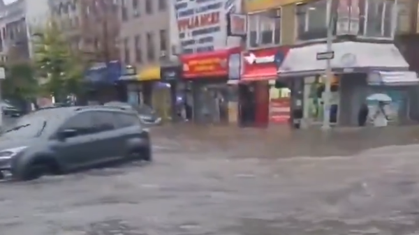 أمطارغزيرة تشل نيويورك وتعطل حركة الطيران - سبوتنيك عربي