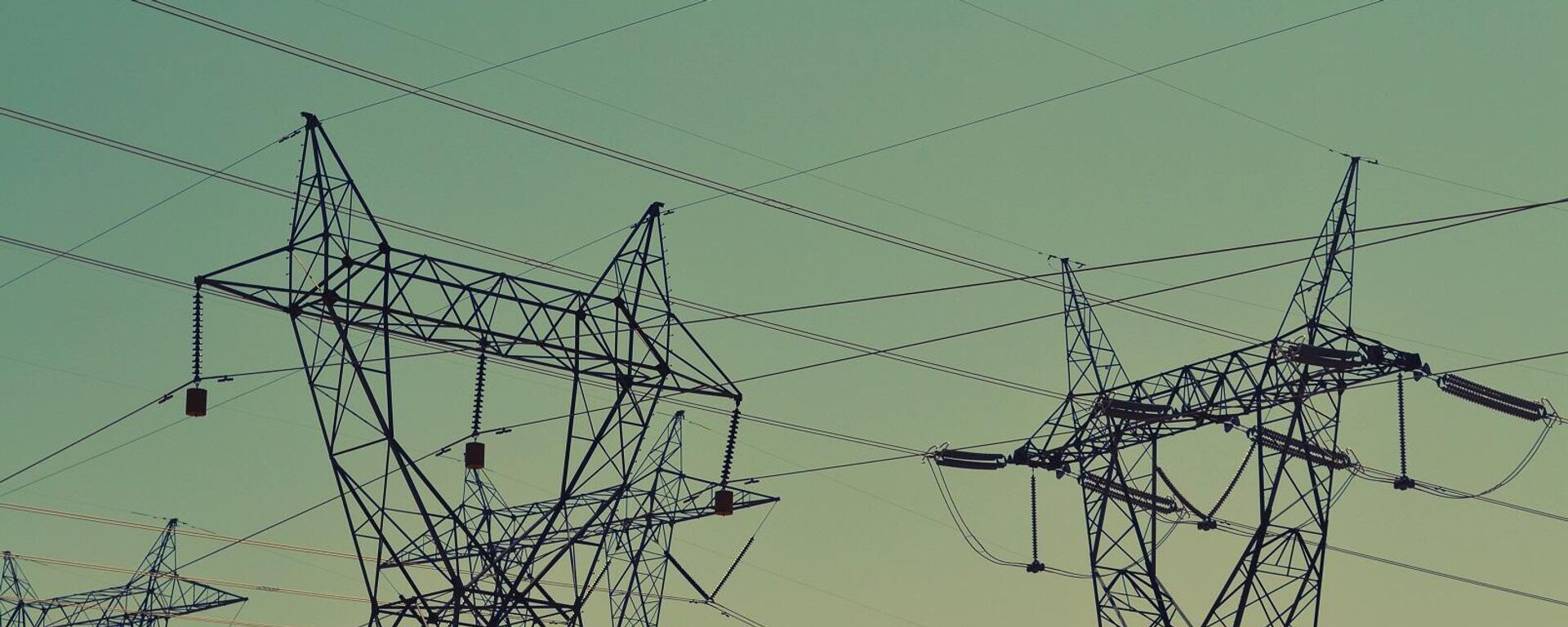 أبراج كهرباء - سبوتنيك عربي, 1920, 08.12.2025