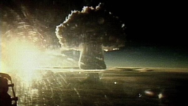 Испытание самого мощного в мире термоядерного устройства — Царь-бомбы - سبوتنيك عربي