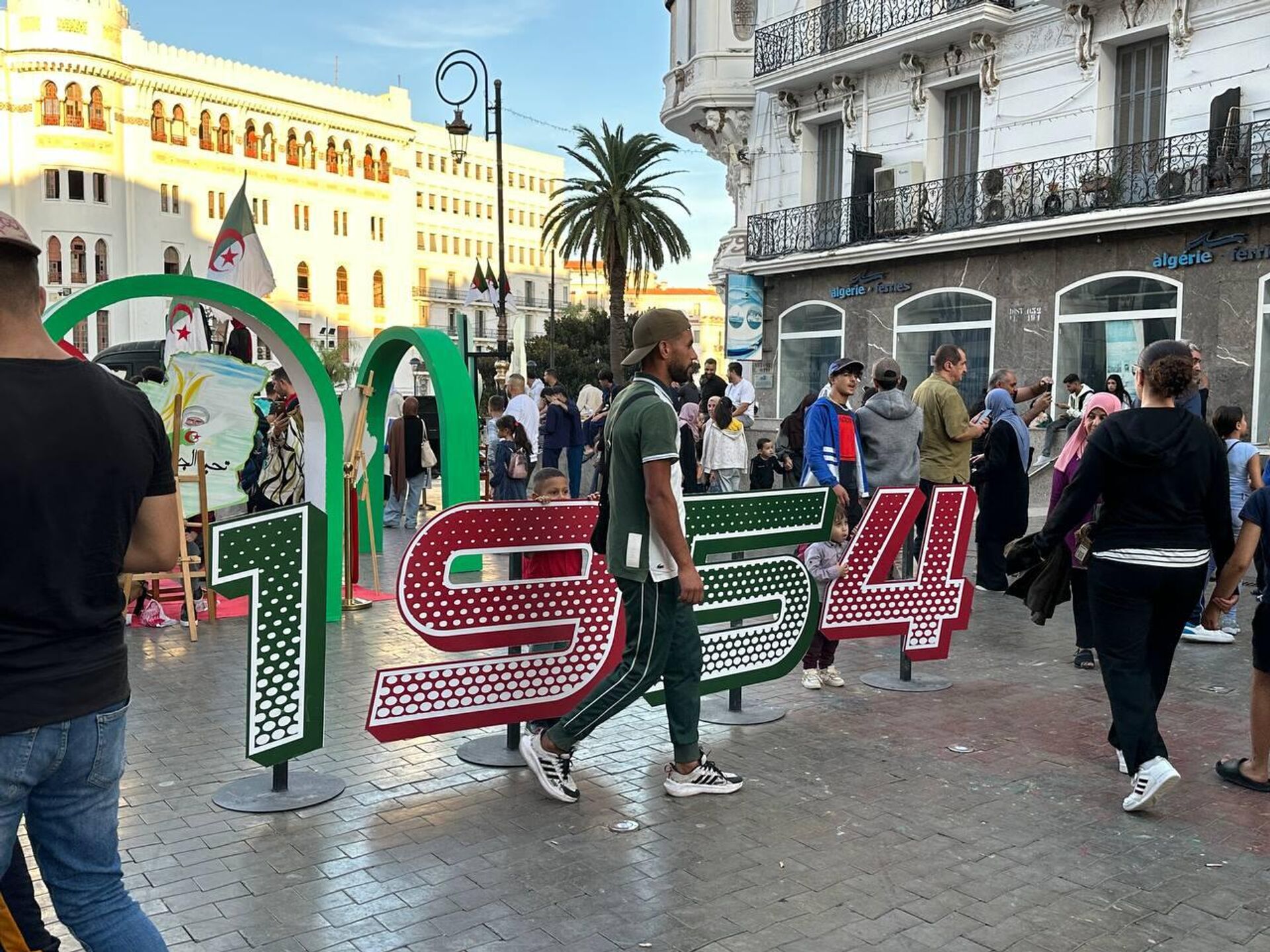 الجزائر تحيي الذكرى الـ71 للثورة... رؤية رسمية وشعبية لمواصلة البناء والتشييد - سبوتنيك عربي, 1920, 01.11.2025