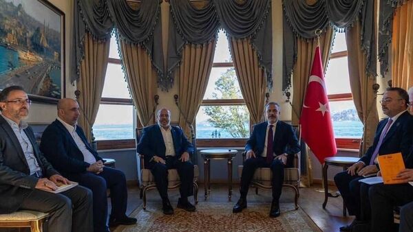 وفد حماس يلتقي وزير الخارجية التركي لمناقشة أوضاع غزة والفلسطينيين
 - سبوتنيك عربي