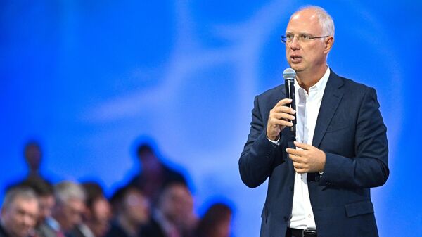 كيريل دميترييف، رئيس صندوق الاستثمار المباشر الروسي والممثل الخاص للرئيس الروسي للاستثمار والتعاون الاقتصادي مع الدول الأجنبية - سبوتنيك عربي