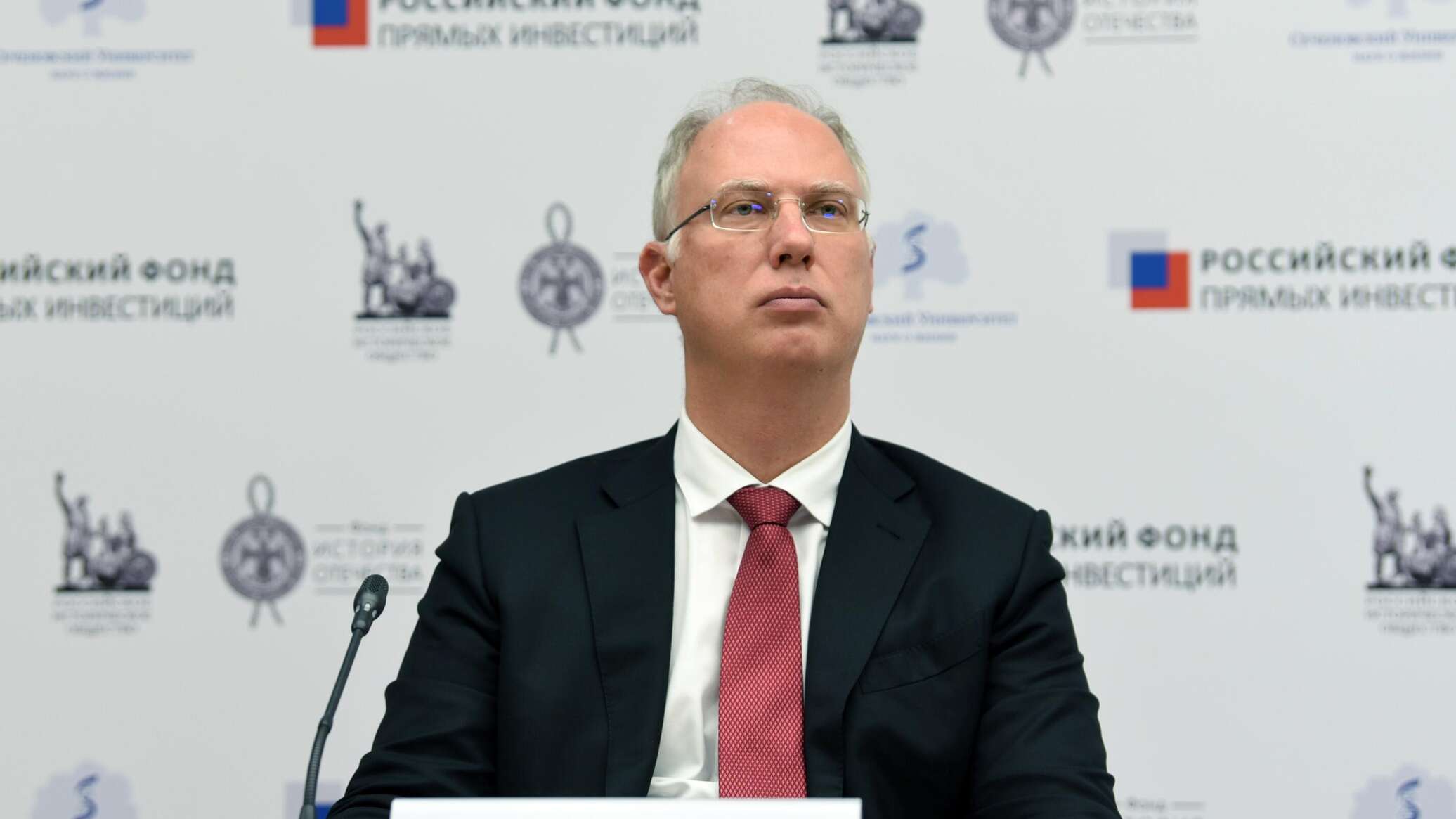 دميترييف: وسائل الإعلام الغربية تختار بشكل متزايد عناوين سلبية عن زيلينسكي