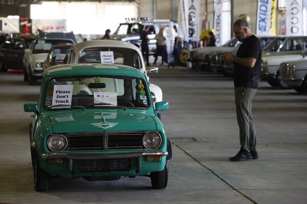 لبنان.. طرابلس تستحضر ذاكرة الزمن الجميل في معرض للسيارات الكلاسيكية - سبوتنيك عربي