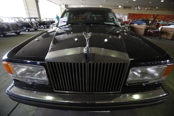 لبنان.. طرابلس تستحضر ذاكرة الزمن الجميل في معرض للسيارات الكلاسيكية - سبوتنيك عربي