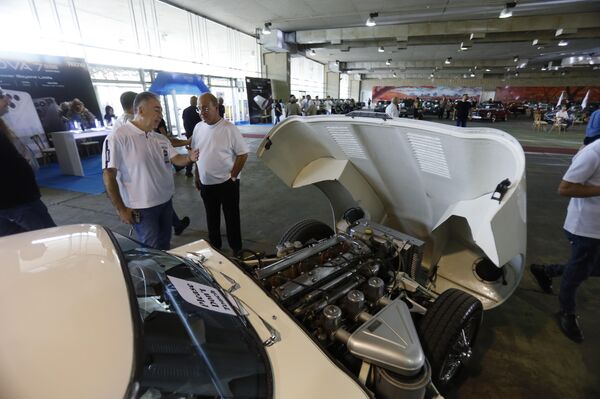 لبنان.. طرابلس تستحضر ذاكرة الزمن الجميل في معرض للسيارات الكلاسيكية - سبوتنيك عربي