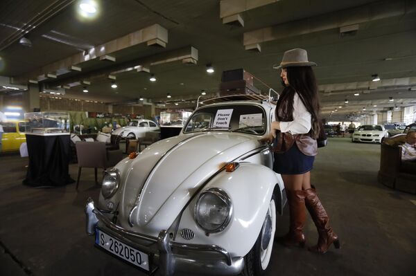 لبنان.. طرابلس تستحضر ذاكرة الزمن الجميل في معرض للسيارات الكلاسيكية - سبوتنيك عربي