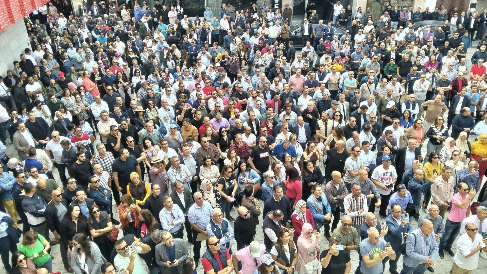 إضراب البنوك يربك الاقتصاد التونسي ويتسبب في شلل في القطاع المالي إضراب البنوك يربك الاقتصاد التونسي ويتسبب في شلل في القطاع المالي - سبوتنيك عربي, 1920, 03.11.2025