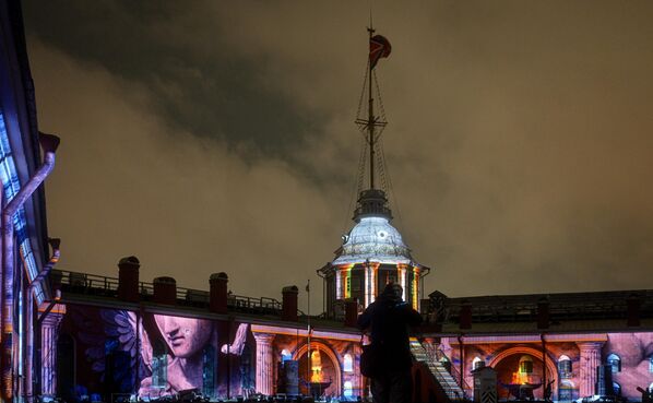 مهرجان الفن الضوئي الرقمي &quot;فنون الضوء 2025&quot;، في قلعة &quot;بطرس وبولس&quot;، بمدينة سانت بطرسبورغ الروسية - سبوتنيك عربي