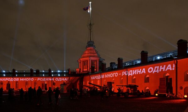 مهرجان الفن الضوئي الرقمي &quot;فنون الضوء 2025&quot;، في قلعة &quot;بطرس وبولس&quot;، بمدينة سانت بطرسبورغ الروسية - سبوتنيك عربي