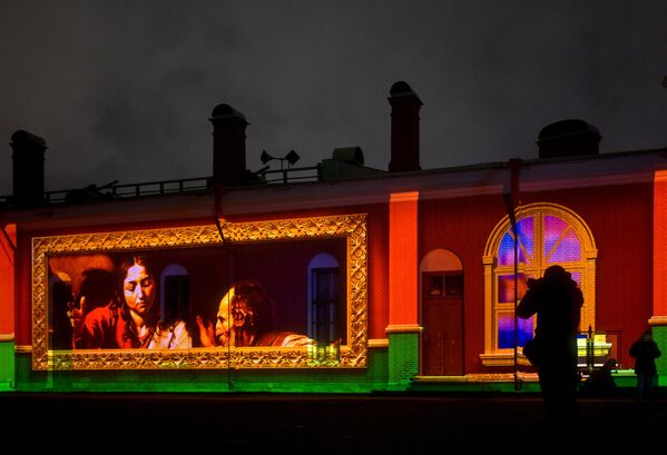 لقطات من مهرجان الفن الضوئي الرقمي &quot;فنون الضوء 2025&quot;، في قلعة &quot;بطرس وبولس&quot;، بمدينة سانت بطرسبورغ الروسية - سبوتنيك عربي