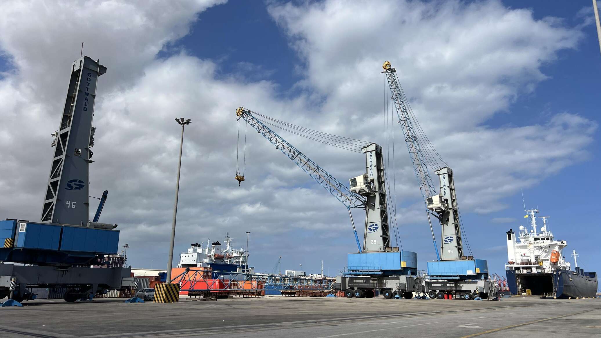 بشراكة قطرية إيطالية سويسرية.. توقيع اتفاقية استراتيجية لتطوير ميناء ليبي