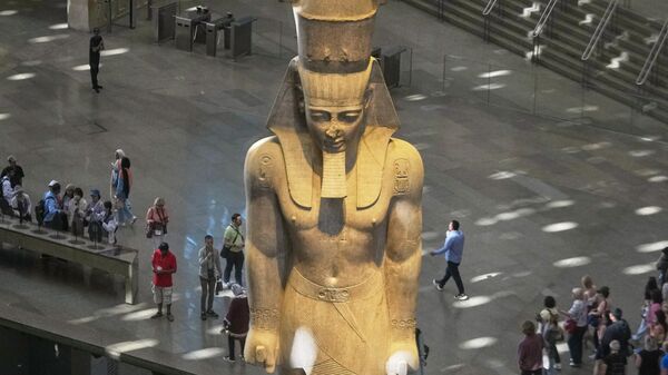 Экспонаты в Большом египетском музее в Гизе  - سبوتنيك عربي