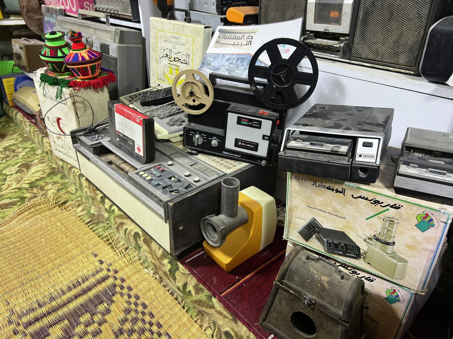 عاشق تراث حوّل بدروم منزله إلى متحف عاشق تراث حوّل بدروم منزله إلى متحف - سبوتنيك عربي, 1920, 06.11.2025