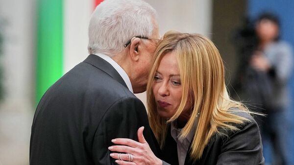 الرئيس الفلسطيني محمود عباس يلتقي رئيسة الوزراء الإيطالية جورجيا ميلوني في مكاتب حكومة كيجي في روما، 7 نوفمبر/ تشرين الثاني 2025 - سبوتنيك عربي